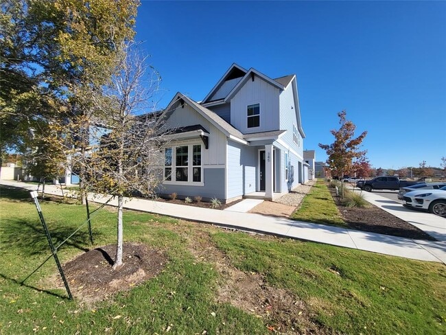 Building Photo - 345 Aqua Spgs Aly