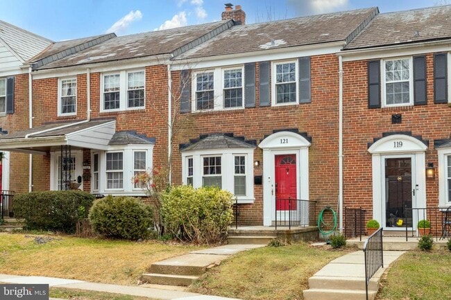 Building Photo - 121 Hopkins Rd