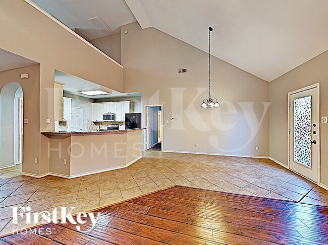 Photo - 10805 Middleglen Rd