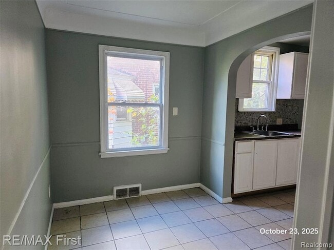 Photo - 11466 Somerset Ave