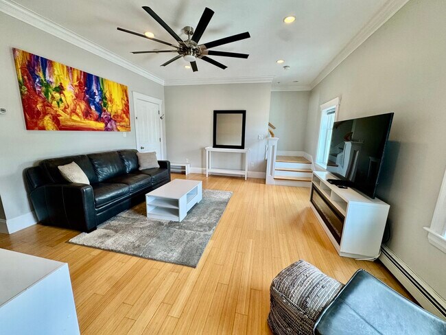 Photo - 4 Bay St Unit 2