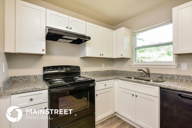 Photo - 325 Morris Ct SE