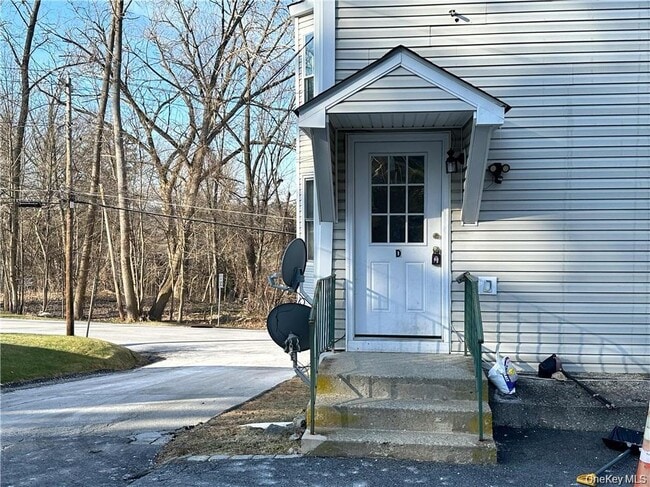 Building Photo - 174 Myrtle Ave Unit D