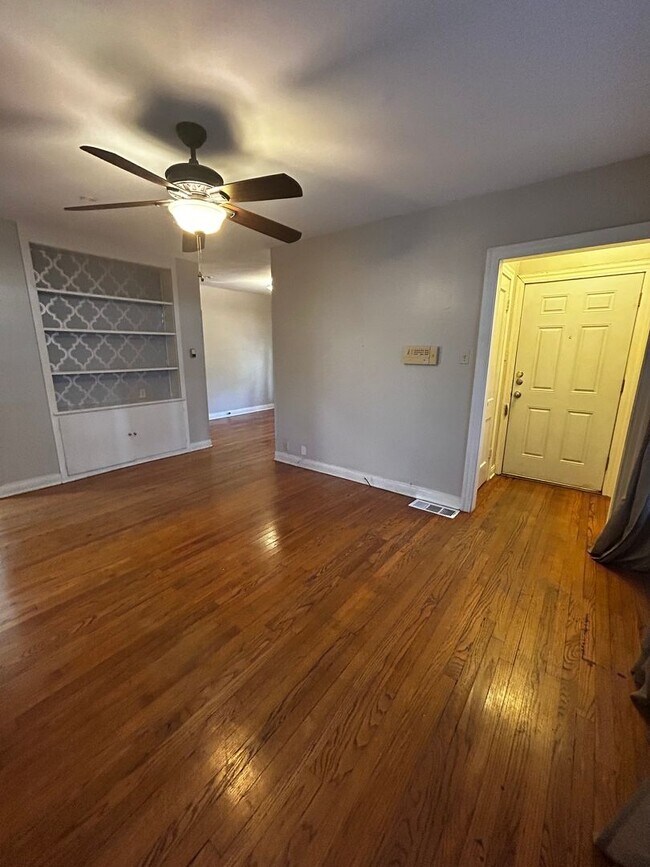 Photo - 1605 Pearl St