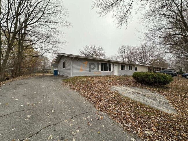 Photo - 781 Heritage Rd