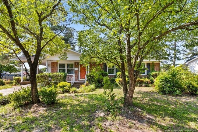 Building Photo - 2815 Skycrest Dr