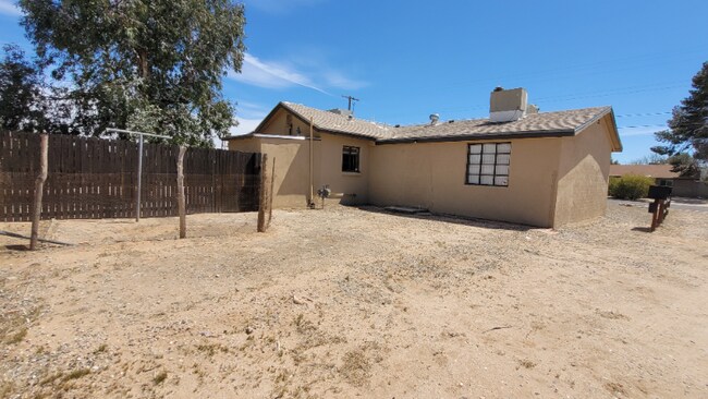 Photo - 120 W King Rd