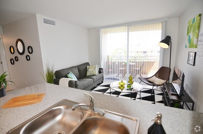 Edison Terraces Kitchen - Edison Terraces - Dupe Rental