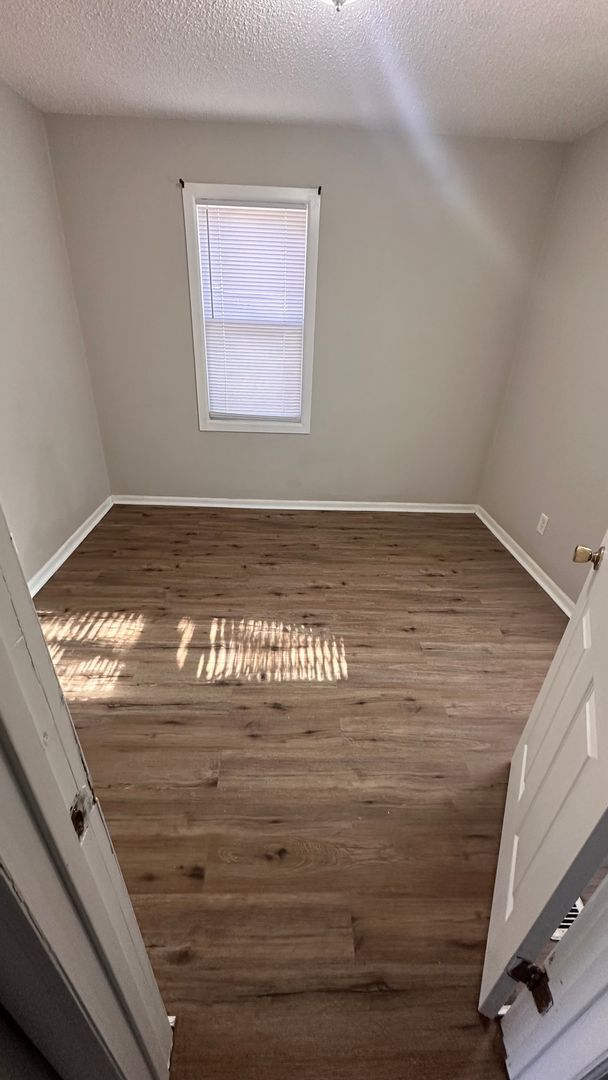 Photo - $525 - 1 bed 1 bath Duplex Unit 1423 E Lincoln