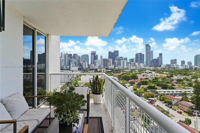 Photo - 900 SW 8th St Unit 1609