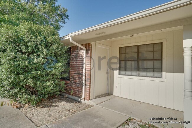 Photo - 3805 Yellowstone Pl