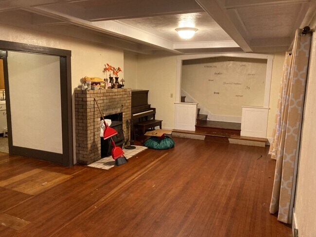 Photo - 807 Harris St