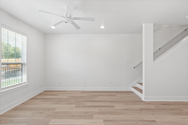 Photo - 5811 S 31st St