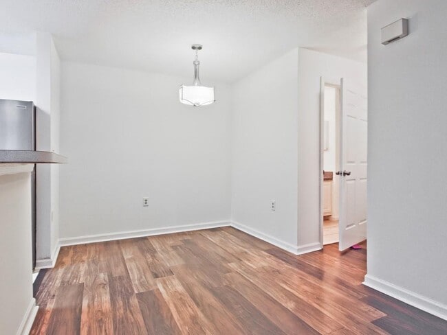 Photo - 632 Granville Ct