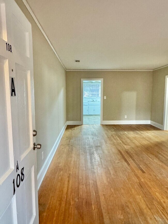 Photo - 2-Bedroom BEAUTIFUL BRICK DUPLEX!!!