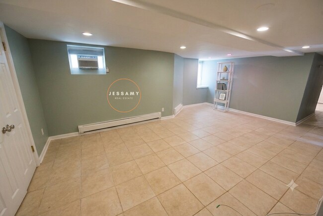 Photo - 183 Roberts Ave Unidad 3
