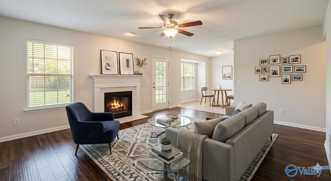 Photo - 102 Kilburn Cir