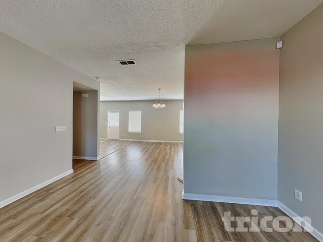 Photo - 2000 Farm Hill Ct