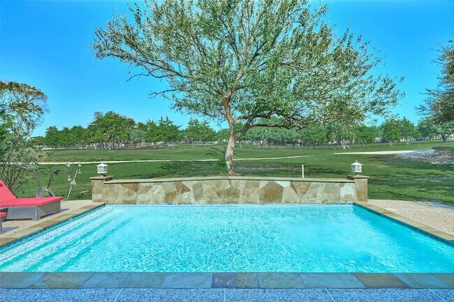 121 April Waters Dr N