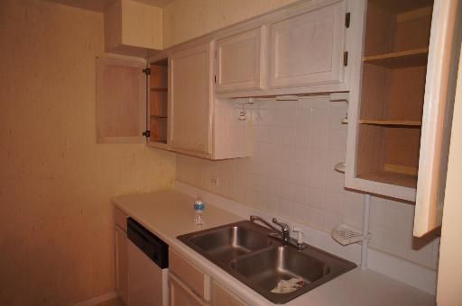 Photo - 6190 Pinewood Ct Unit 304