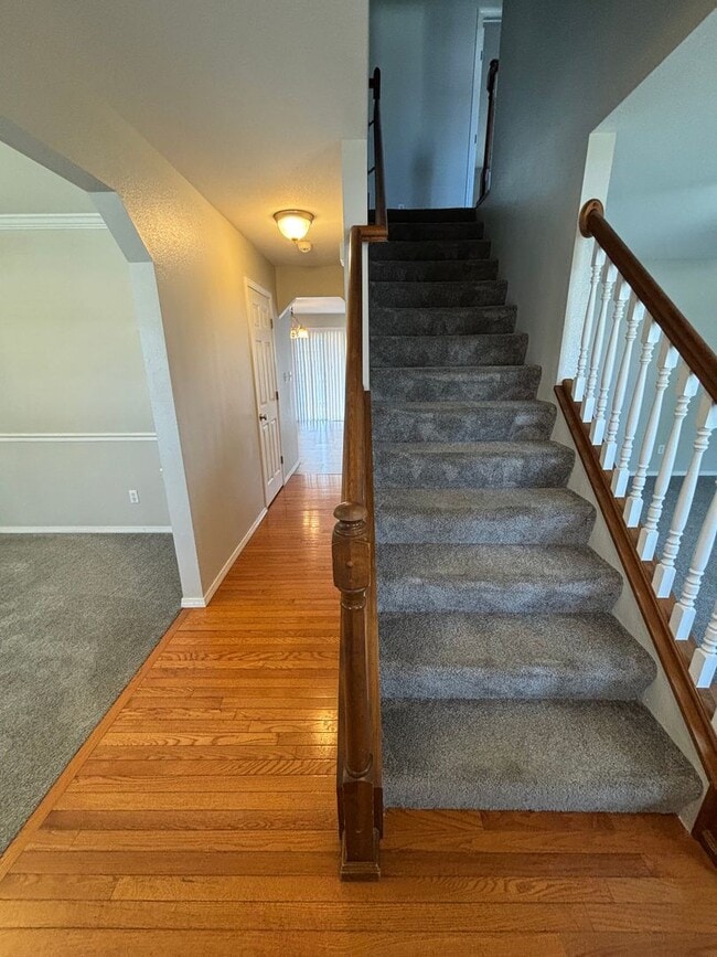 Photo - 423 Larkway Dr