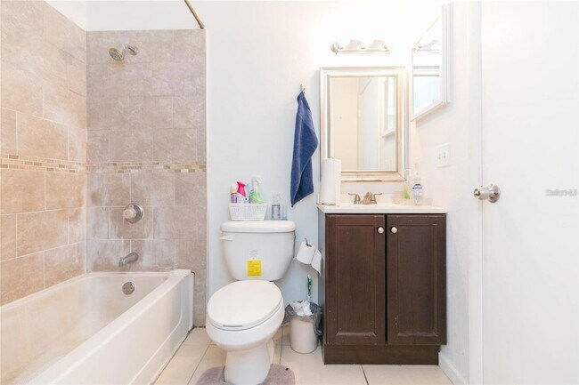 8636 Mallard Reserve Dr Unidad 201