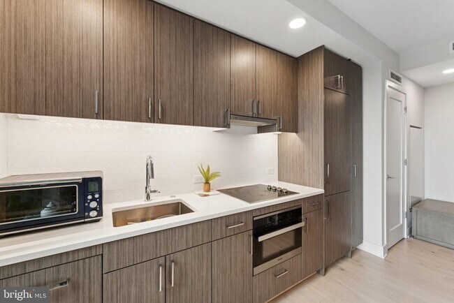 Photo - 1211 Van St SE Unit 913A