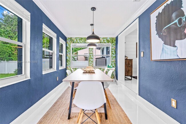 Building Photo - 4775 Collins Ave Unit 2208 Rental