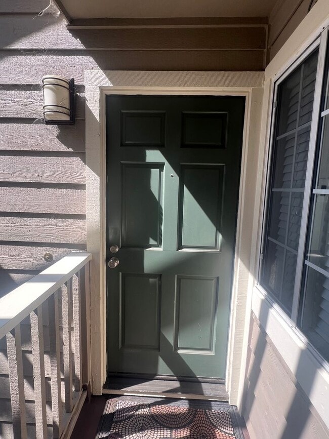 Photo - Extremely Well Maintained Upstairs 1/1 Condo Near Light Rail Now Available!