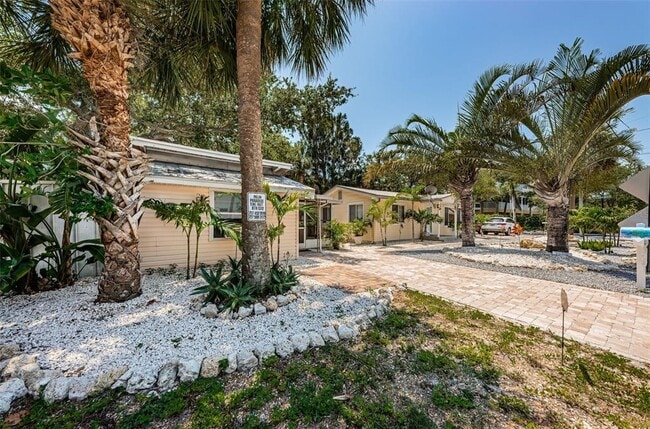 Photo - 201.5 7th Ave N