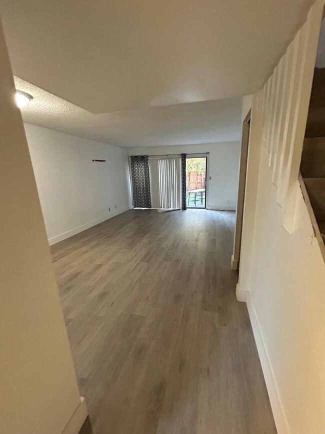 Photo - 7743 Balboa St