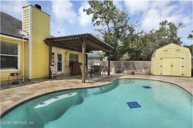 Photo - 8959 Bridgecreek Dr W