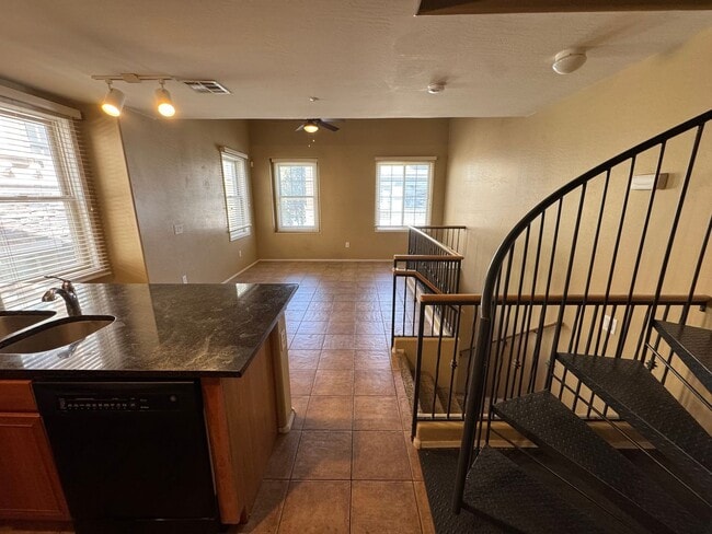 Photo - 4062 E Windsor Dr