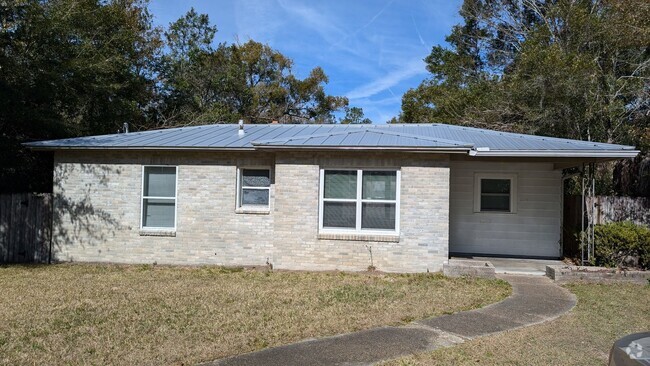 Building Photo - Single Family home on NW 24 Avenue