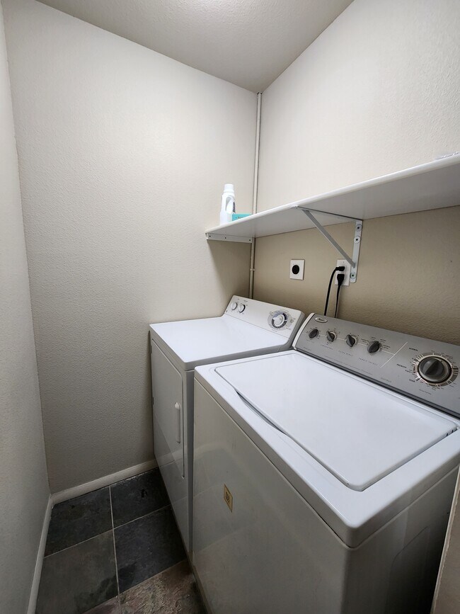 326 Miners Loop