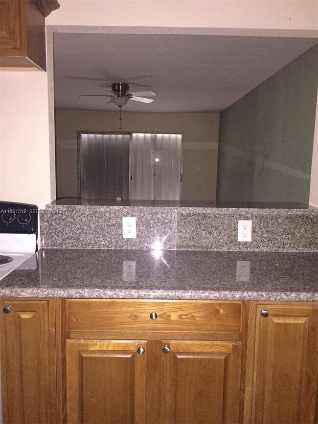 Photo - 15201 NE 6th Ave Unit C106