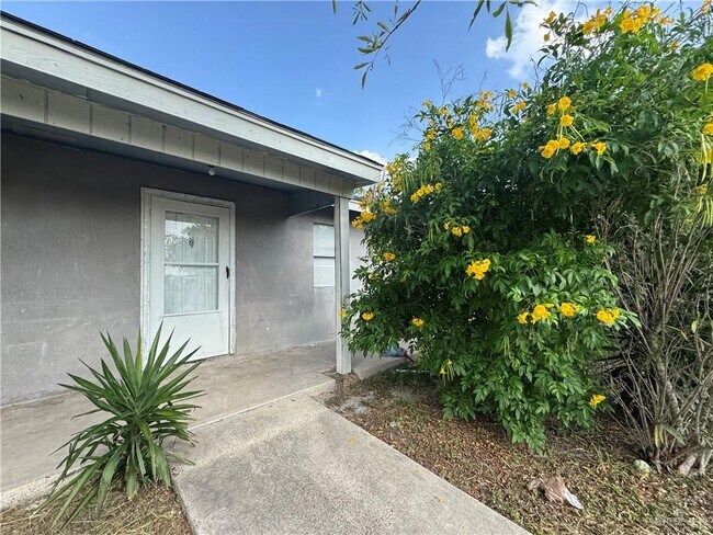 Building Photo - 18 S 20th Ave