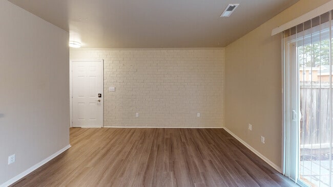 2BR,1BA