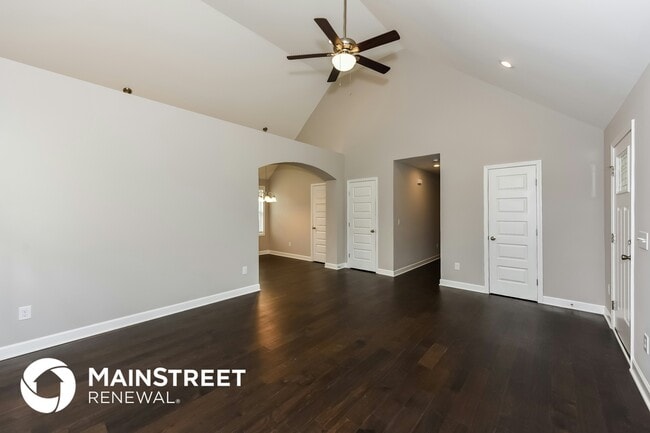 Photo - 840 Duncan St