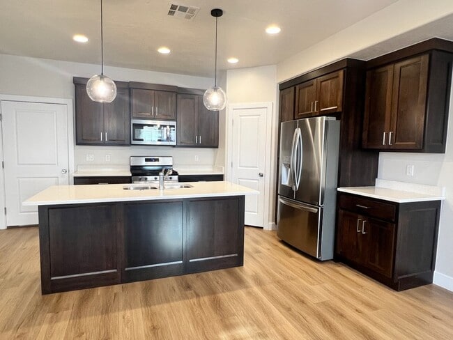 Photo - 843 American Beech Ln