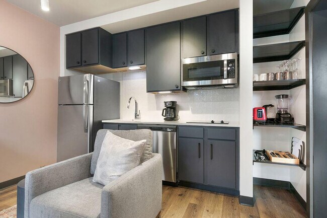 Photo - 611 Commerce St Unidad ID1267082P