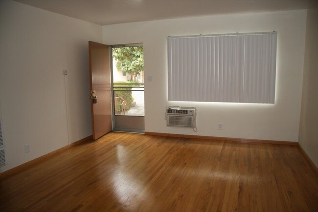 Photo - 908 E Chevy Chase Dr Unidad K