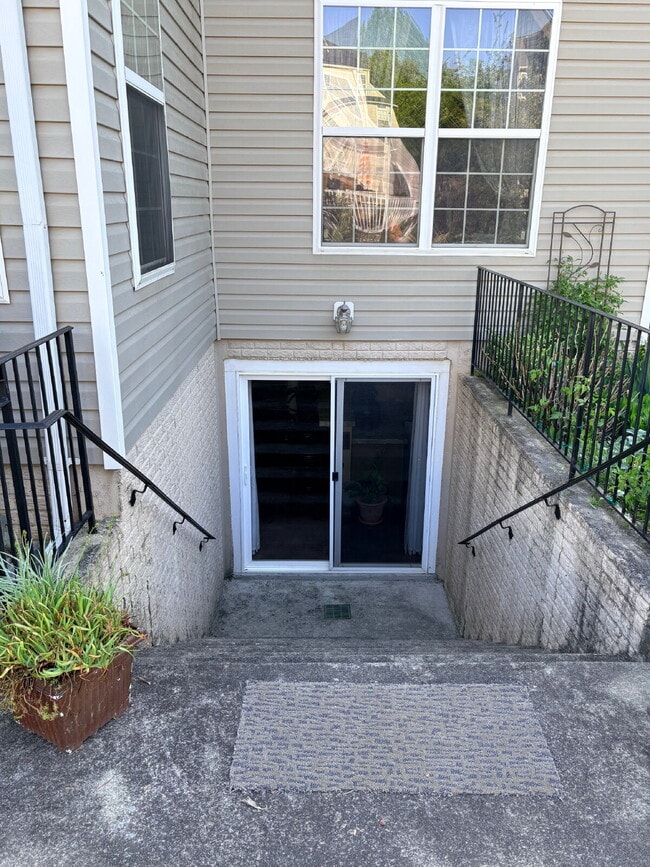 Building Photo - A bright and comfortable 1-bedroom, 1-bathroom basement apartment in Walkersville with everything...