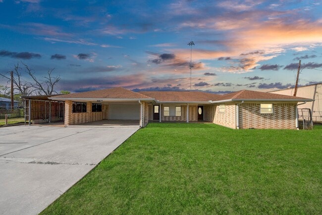 Photo - 4402 Ludwig Ln