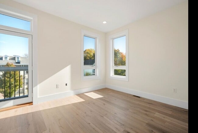 Photo - 120 School St