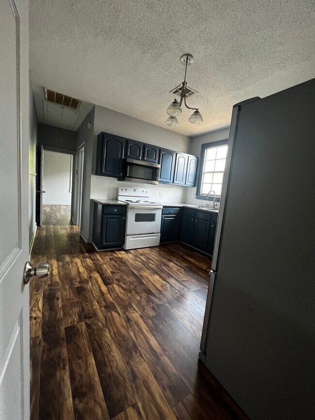 Photo - 846 Lebeau St Townhome