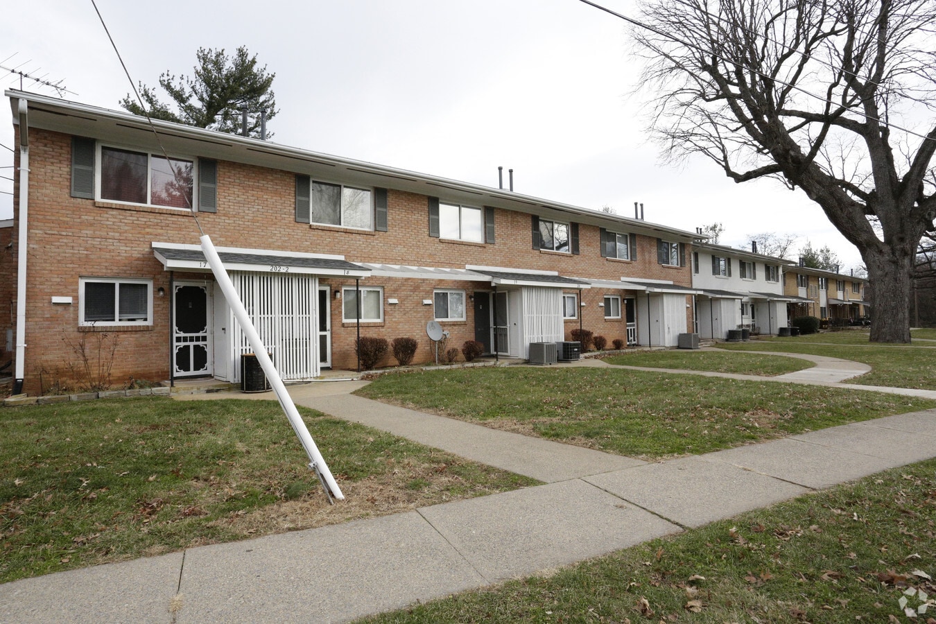 Page Brooke Village Townhouses - Pagebrooke Village Townhouses
