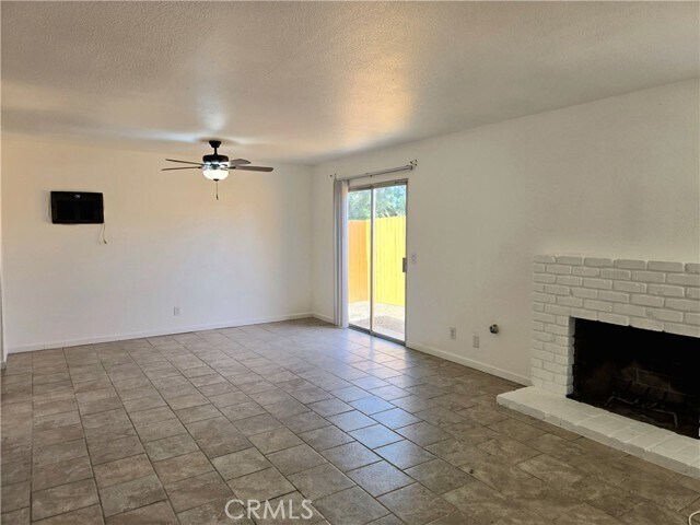853 Douglas Ct
