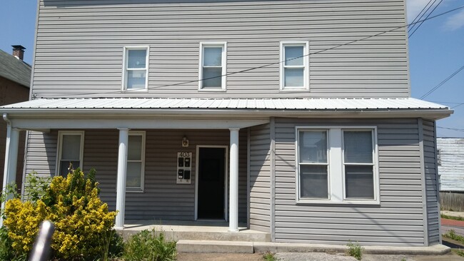Building Photo - 401-403 Arch St Unit 403-1