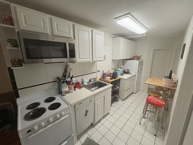 Building Photo - 45 Westland Ave Unit 20